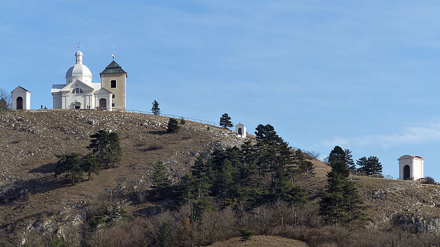 Svatý kopeček nad Mikulovem, autor fotografie - Dr. Bernd Gross, licence CC BY-SA 4.0